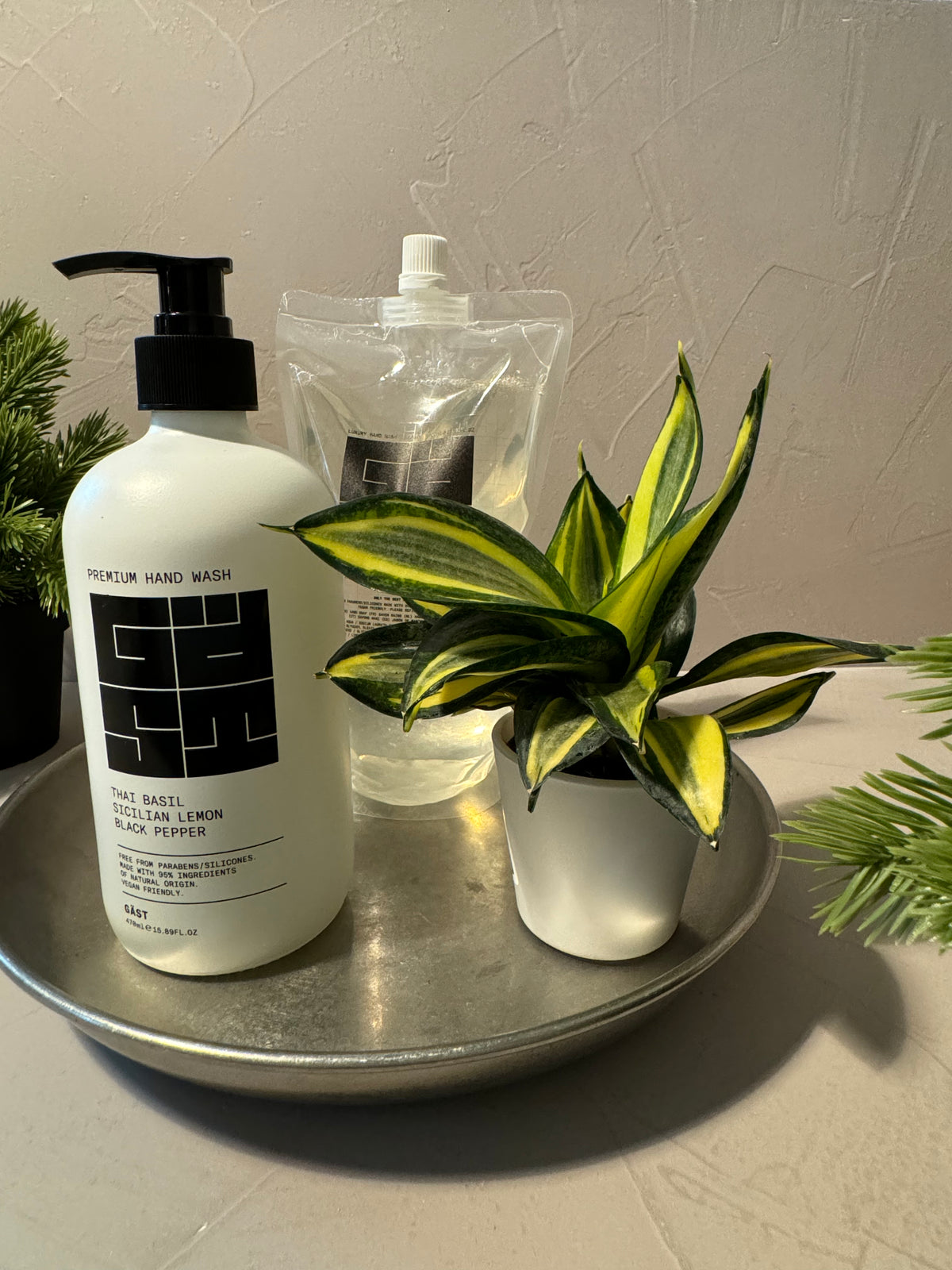 GÄST / GIFT / THAI BASIL 480ml (glass) + STONEWASHED PLATE + REFILL 500ml