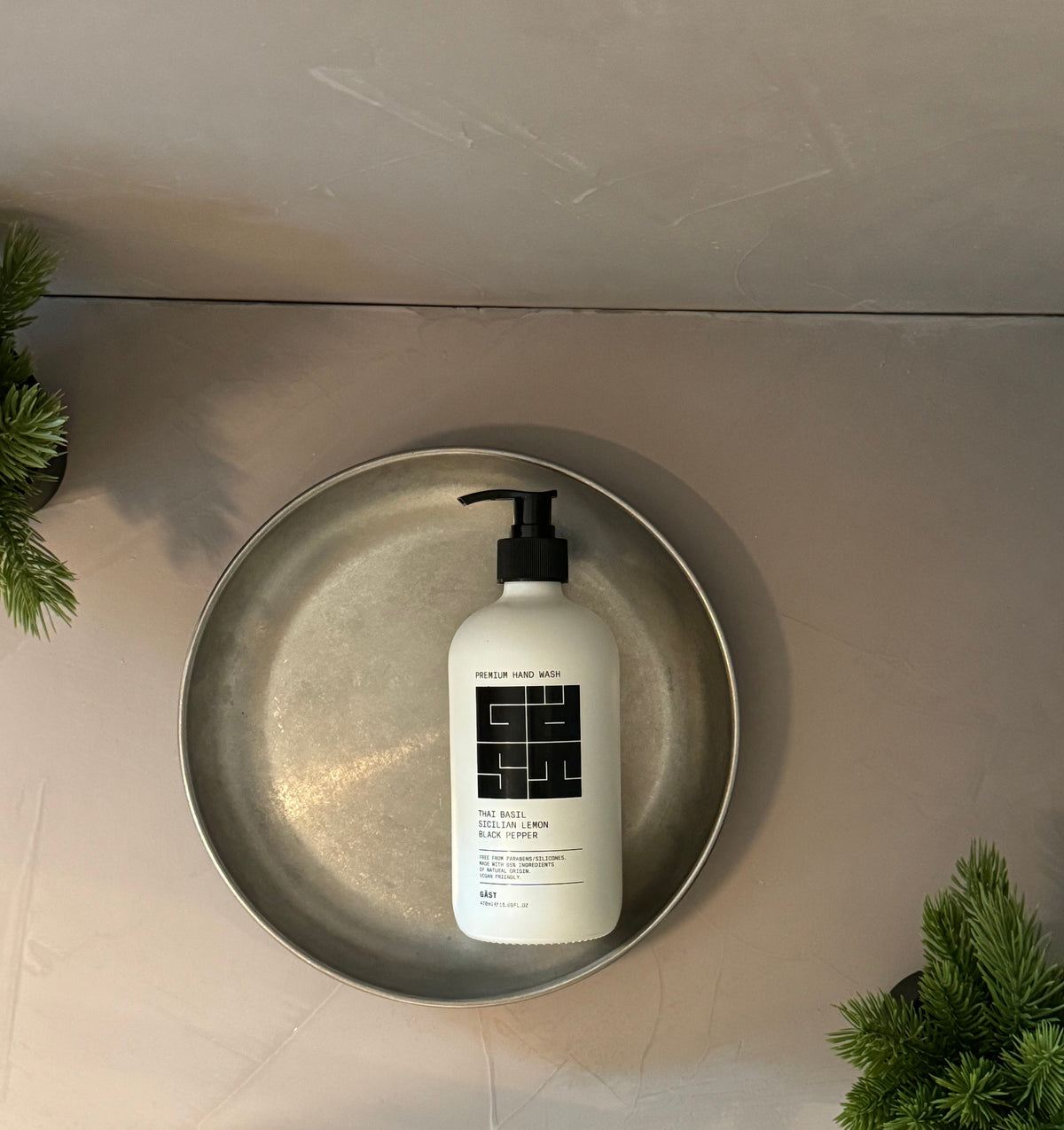 GÄST / GIFT / THAI BASIL 480ml (glass) + STONEWASHED PLATE